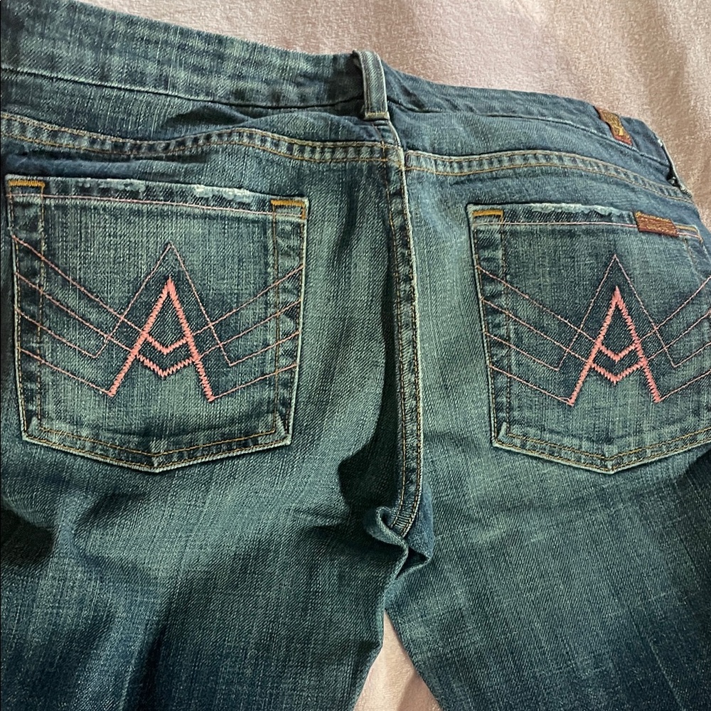 7 For All Mankind-Women's Blue Jeans with Pink Stitching sz 29 , inseam 29